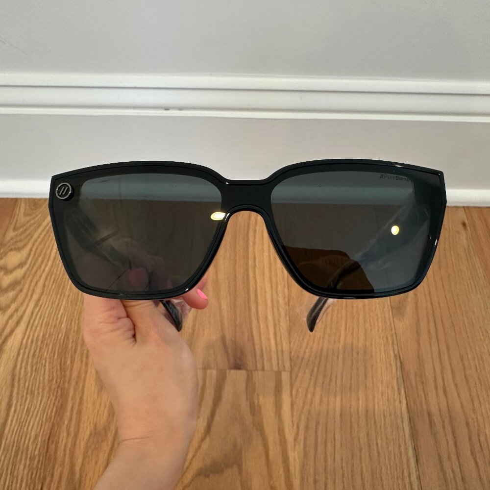 NWT Blenders Polarized Sunglasses